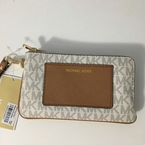 michael kors bedford wristlet